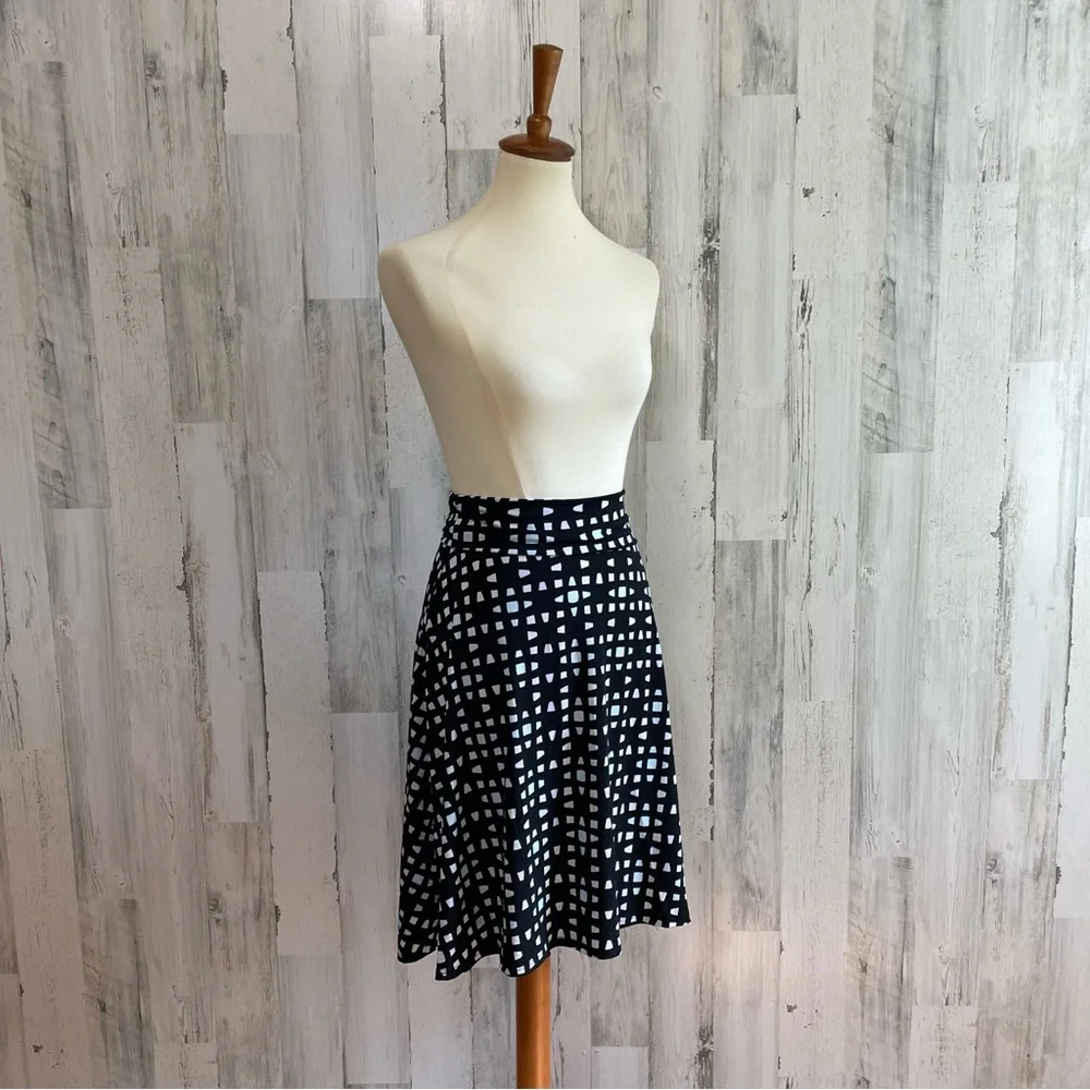 LuLaRoe Azure Skirt - Picture 2 of 10